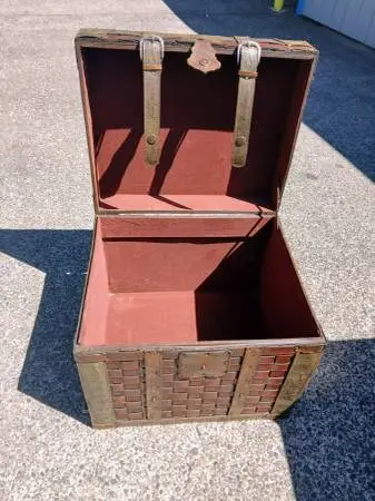 Small storage trunk wood, leather & brass