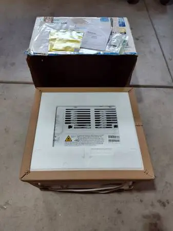 Air Conditioner, 8000 BTU, wi-fi, remote - like new!