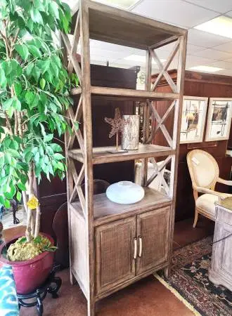 Set of 2 Hooker Sundance Tower Bookcases