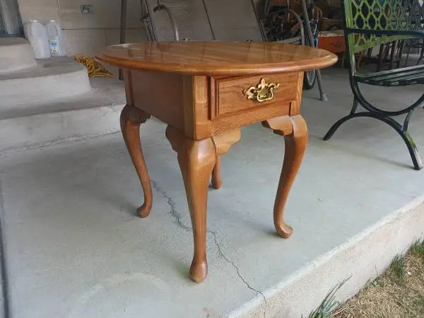 Kincaid Furniture Table Wooden Stand 27 x 23 x 23 tall