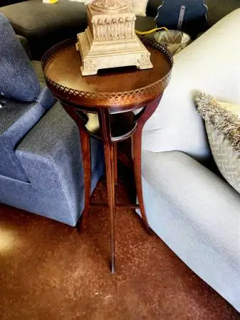 Baker Regency Mahogany Plant Stand-40H-NOW