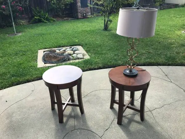 Elegant pair of round Mahogany end tables or nightstands