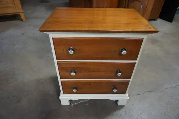 Hitchcock 3 Drawer Stand
