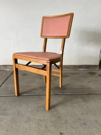 Stakemore cushion folding chairs