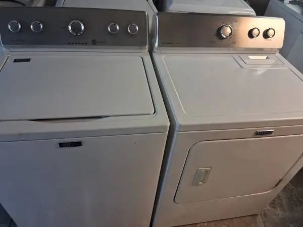 Maytag Washer dryer  GREAT CONDITION.