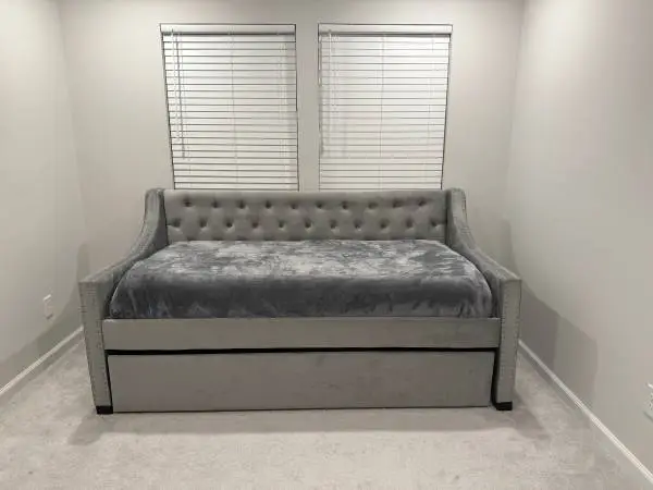 Beautiful Twin daybed
