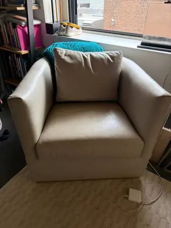 Serena and Lily Parkwood Swivel Chair - Vegan Leather