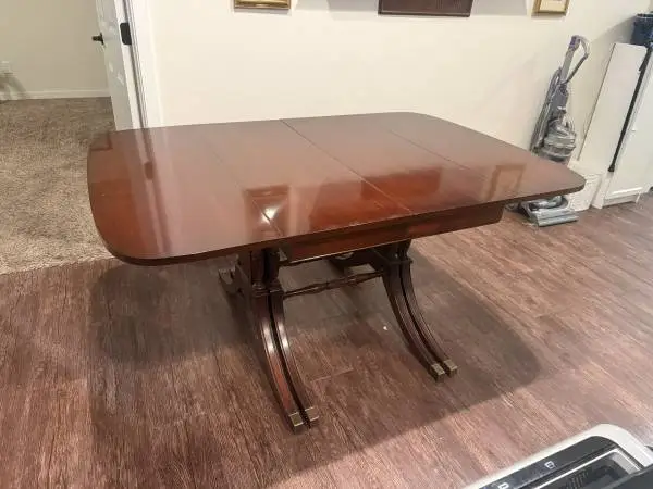 Drexel New Hampton Court Table & 6 Chairs