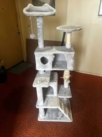 Multi-Level Cat Tree with Scratching Posts and Condos