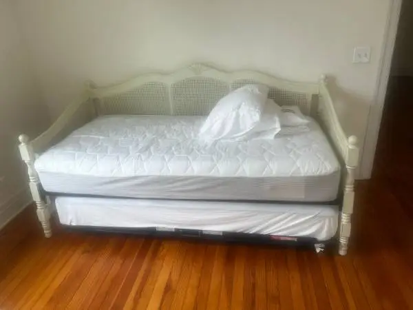 Complete Hillsdale Melanie Daybed Set - Includes Pop-Up Trundle & 2 Twin Mat