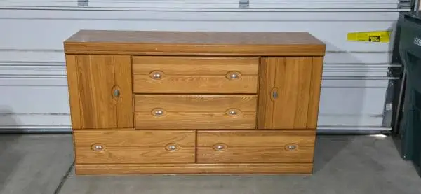 Nice Heavy Duty Dresser