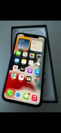 Unlocked iphone 11 64GB Excellent condition