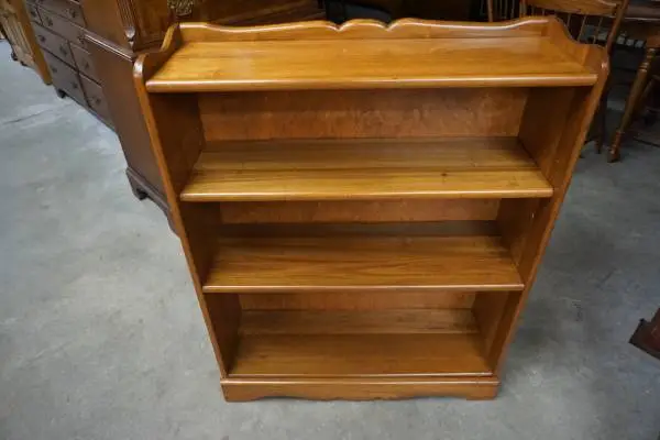 Maple Bookshelf