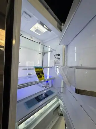 BLOMBERG PANEL-READY REFRIGERATOR INTERNAL WATER