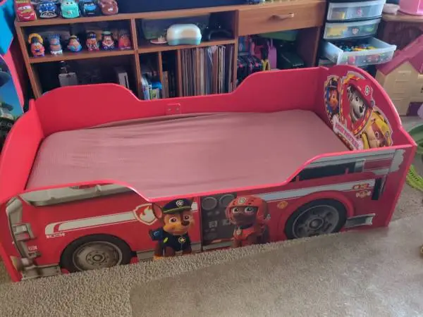 KIDS PAW PATROL FIRE TRUCK BED + MATCHING ORGANIZER & CHAIR/TABLE