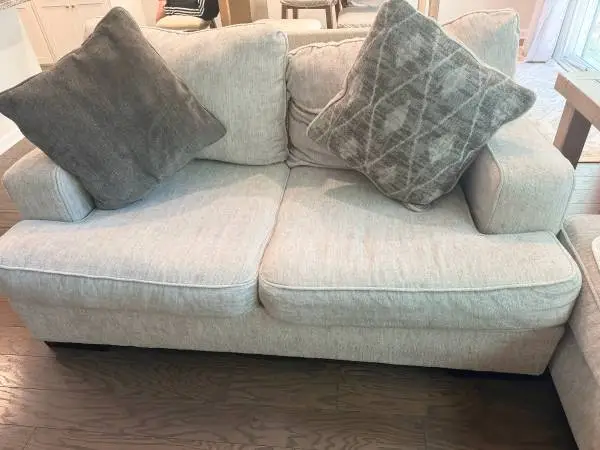 3 pieces Alesandra Loveseat