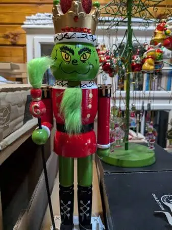 Grinch Nutcracker - New