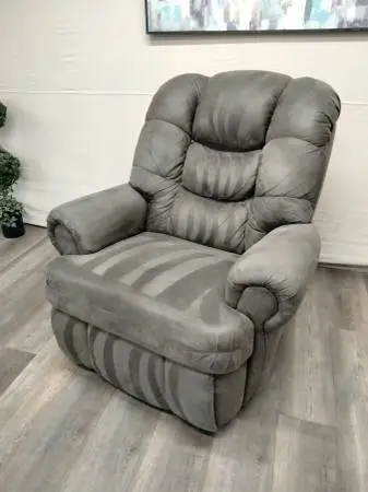 *DELIVERY INCLUDED* Large, Oversized Manual Recliner