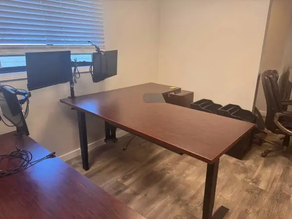 L-Shape Height Adjustable Desks in Many Sizes and Finishes