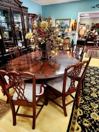 Henredon Natchez Mahogany Table with 8 Chippendale Chairs-NOW
