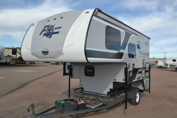 2026 Arctic Fox 811 w/SOFA