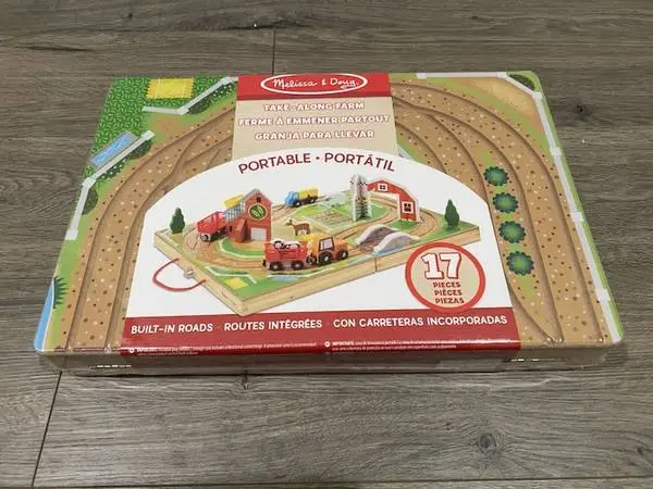 MELISSA & DOUG WOODEN TAKE-ALONG FARM SET  ~ BRAND NEW ~ SEALED