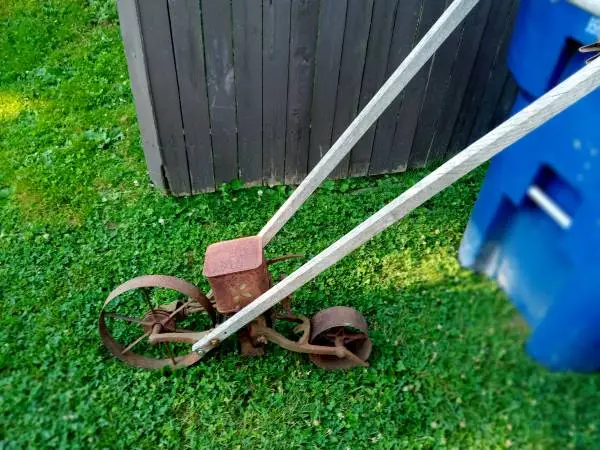 ANTIQUE SEED PLANTER JR #4