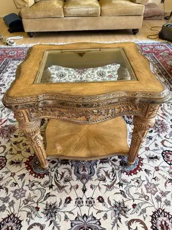 Nice looking side table with glass insert top