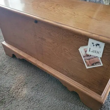 Vintage Lane Cedar Chest Trunk – 2002 “Wheatfield” Style (Safe Lock)