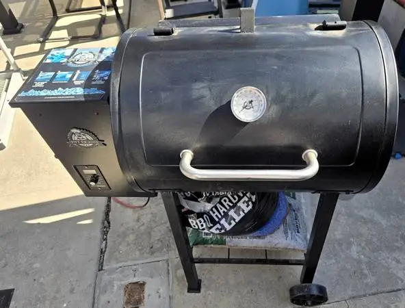 Great Working Pit Boss Smoker For Sale  Model PB700FB