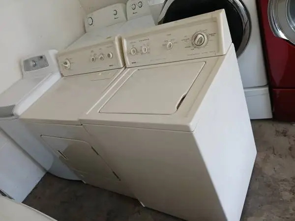 Washer and gas dryer traditional