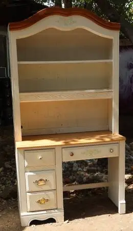 2-piece Desk - Hutch 76 x 40 x18in CHICO