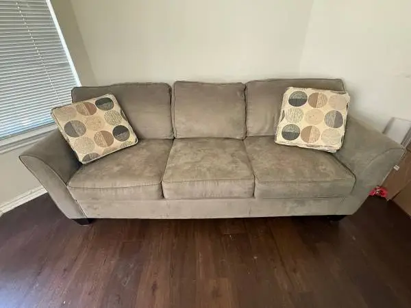 MOVING SALE — EVERYTHING PRICED SUPER LOW OR FREE TO SELL QUICKLY