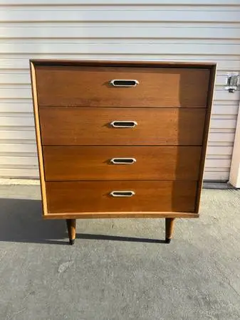4 drawer chest