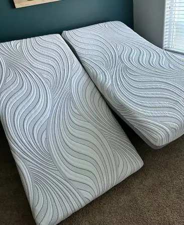 LIKE NEW from Ashley furniture TWIN SIZE MATTRESS