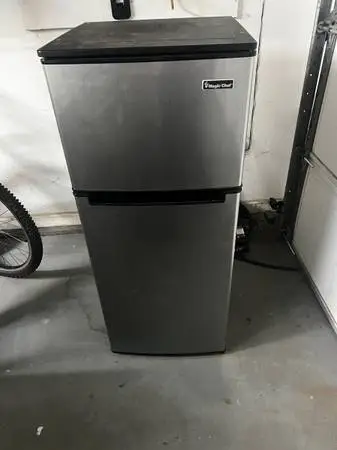 Magic Chef Mini Fridge - EXCELLENT Condittion