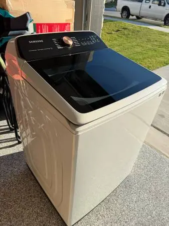 Samsung Top Load Washer - Nearly New