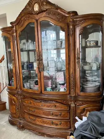 China &dining table w/chairs