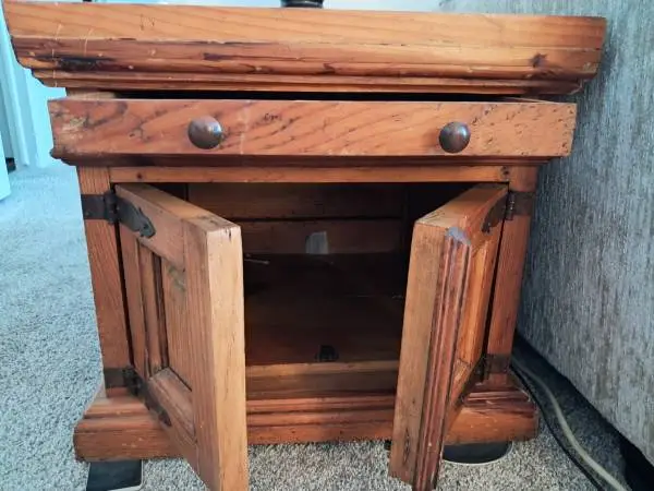 MOVING SALE