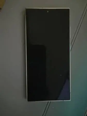 Like New Samsung Galaxy S24 Ultra 256GB - UNLOCKED