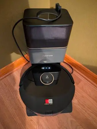 Near-new Roborock Q8 Max Robot Vacuum