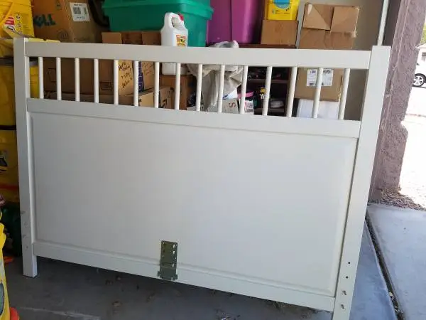 QUEEN HEADBOARD & FRAME