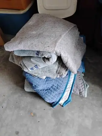 14 Moving Blankets