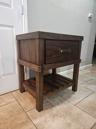 Night stand (1)