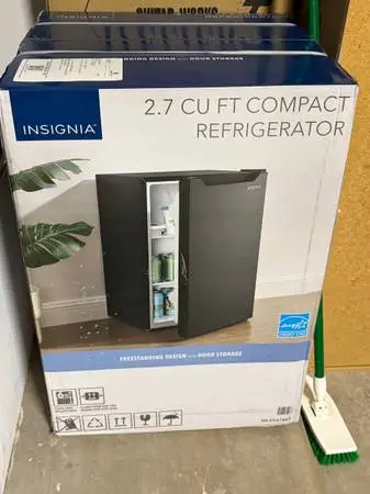Insignia 2.7 Cu. Ft. Mini Fridge - Black (New In Box)