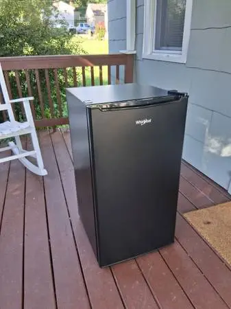 Mini fridge
