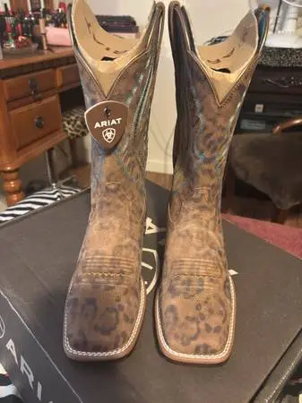 ARIAT womens Boots