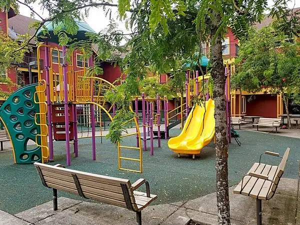 4 bedroom, In Portland, Courtyard