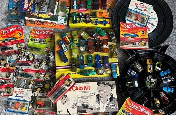 Wanted Old HOT WHEELS & AFX SLOT CARS & TRACKS 1960s-1980s