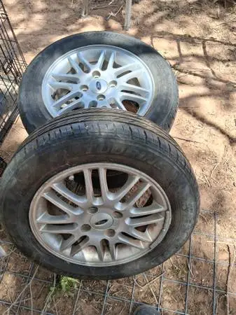 195/60R15 tires with ring